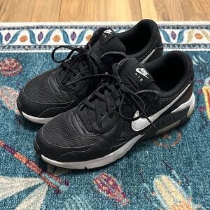 Nike Women’s Men's Black and White Air Max Sneakers